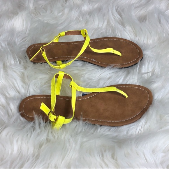 Charlotte Russe Sandals - Picture 2 of 5